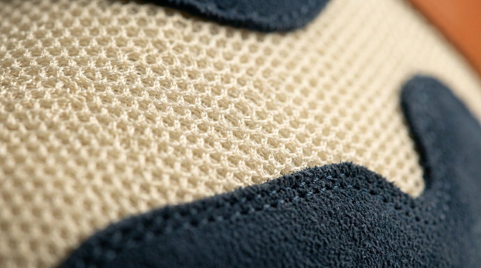 Extreme Close-up: Atmungsaktives Mesh-Gewebe